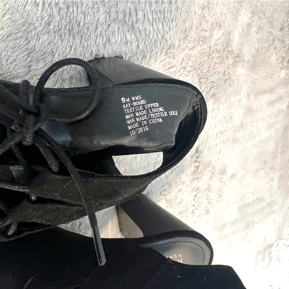 Kenneth Cole Lace Up Sandals - Picture 9 of 10